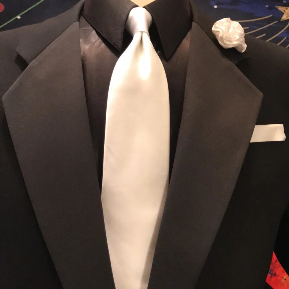 Abriani Italian Tuxedo Coat - Picture 8 of 17